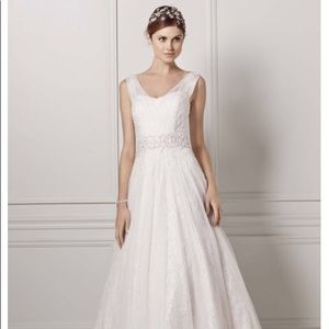 Ivory wedding dress. Size 8. Worn twice.